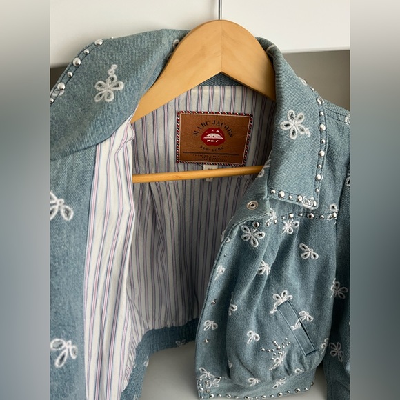 Marc Jacobs Stud Broderie Anglaise Daisy Embroidered Denim Jacket In Blue - Picture 9 of 13
